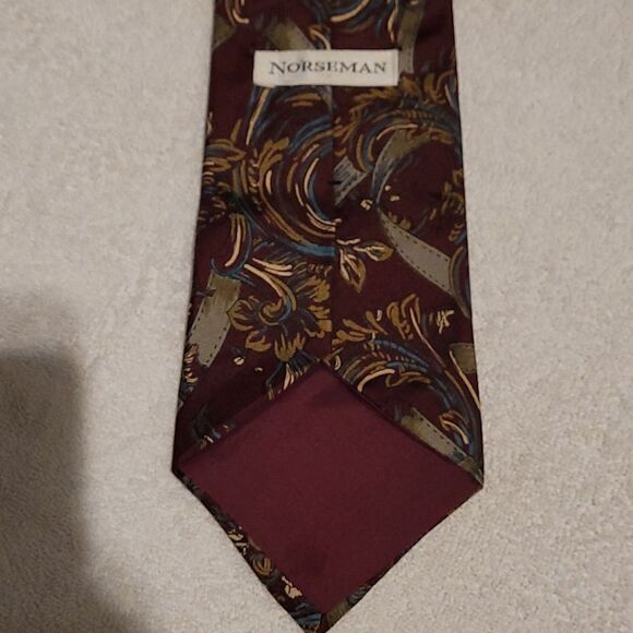 Vintage Norseman all silk tie - Picture 3 of 4